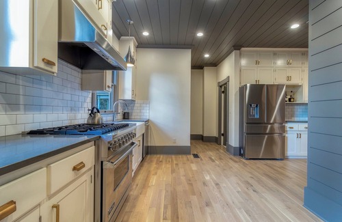 Walla Walla House | Steps from downtown - Beautiful historic home with AC, WiFi