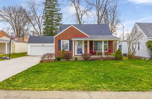 Canton House | steps from hall of fame and 3 miles to Belden Village