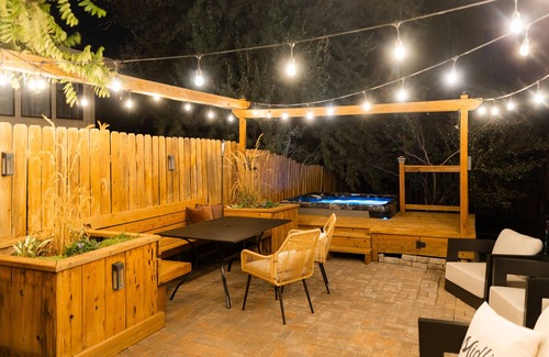 Pocatello House | Steps from ISU, Hot Tub, Fire Pit, game room,