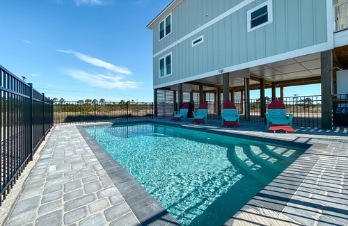 Southpointe House | Steps from private beach/Luxury home/Private pool