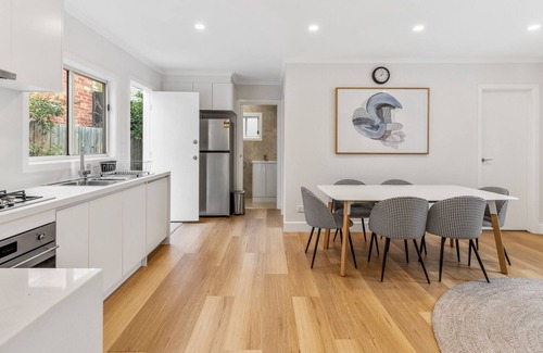 Abbotsford House | Steps from Shops - Abbotsford 3-Bed Home with Yard
