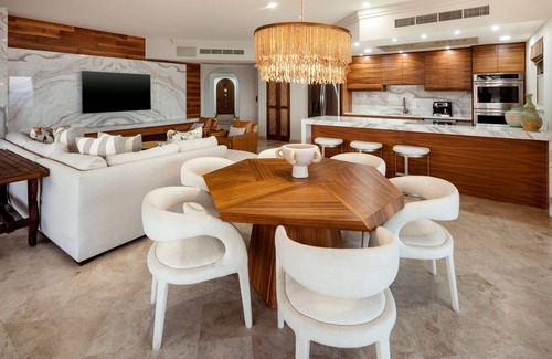 El Medano Ejidal Villa | Steps From the Beach, Jacuzzi, Lux Amenities, 3000 SqFt, Great Reviews -3301
