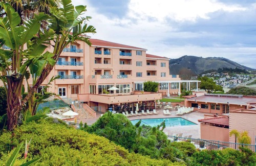 Avila Beach Hotel | Steps From the Beach! Free Parking, Onsite Pool, Near Avila Beach Pier