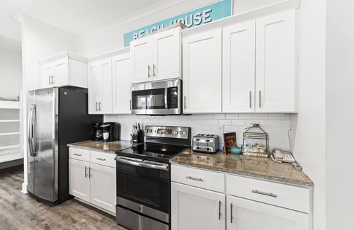 Gulf Shores Cottage | Steps from the Beach*Pool*Pier on Little Lagoon