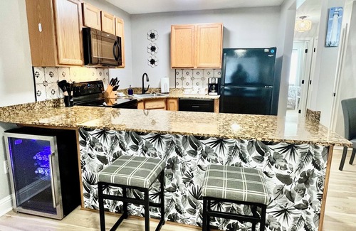 Biloxi Condo | Steps from the beach & Newly Renovated!