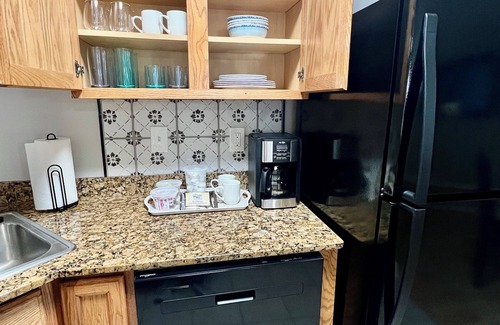 Biloxi Condo | Steps from the beach & Newly Renovated!