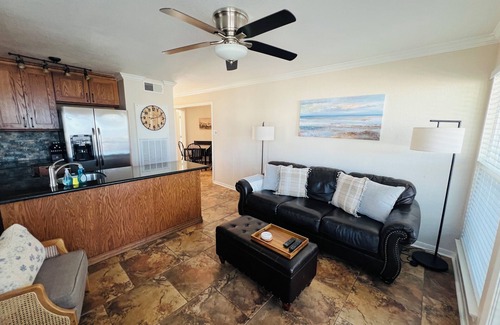 Galveston Condo | Steps from the beach and minutes from downtown. Base rate is for 2 ppl.
