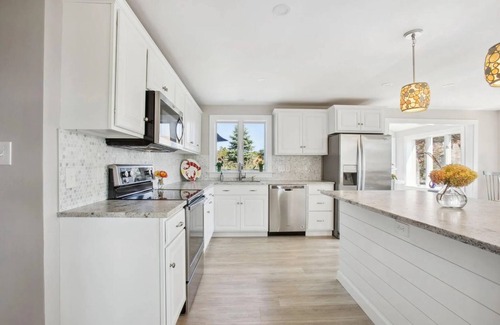 Kennebunk House | Steps From The Beach