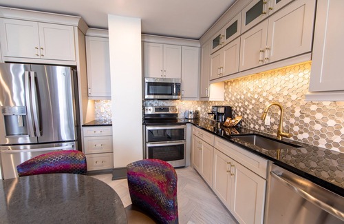 Central Business District Apartment | Steps from the French Quarter | 2 Bedroom Villa