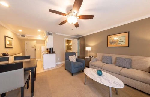 Carlsbad Village Hotel | Steps from the Sand! 2 Relaxing Units, Outdoor Pool, Free Parking!