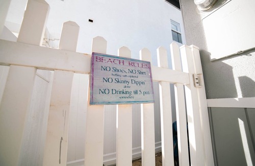 Silver Strand House | Steps from the sand- Tower 4 Beach DuplexnCompletely remodeled, pet friendly!