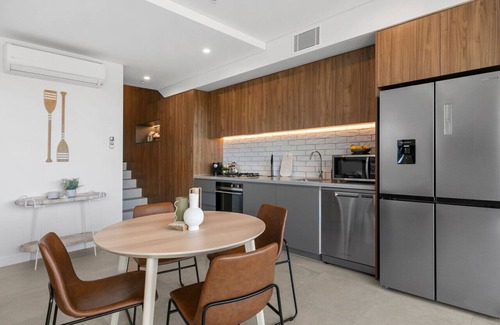 Coogee Apartment | Steps from the shore - Coogee Beachside Solace #5