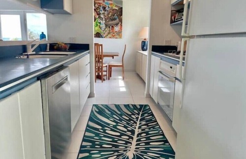 Nassau Villa | Steps from the turquoise water!