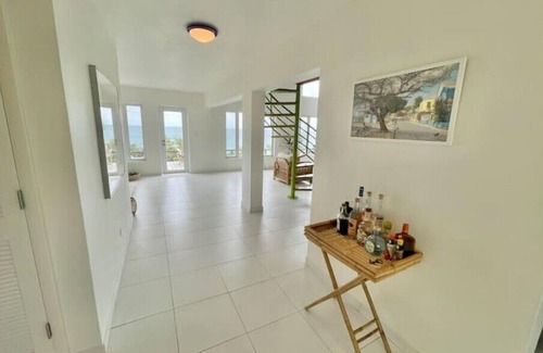 Nassau Villa | Steps from the turquoise water!