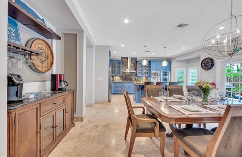 Birch Park Finger Streets House | Steps from the Beach/Heated Pool/Seaside Key
