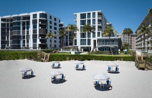 Hillsboro Beach House | Steps from the Sand in Hillsboro Beach! Outdoor Pool, Beach, Pets Allowed!