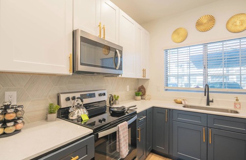 North Scottsdale Condo | Steps from TPC Scottsdale | Free Parking | Pool
