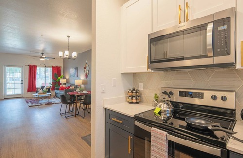 North Scottsdale Condo | Steps from TPC Scottsdale | Free Parking | Pool
