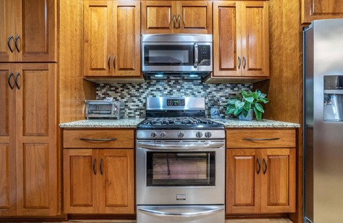 Lexington Apartment | Steps from WLU & VMI Loft with Private Parking