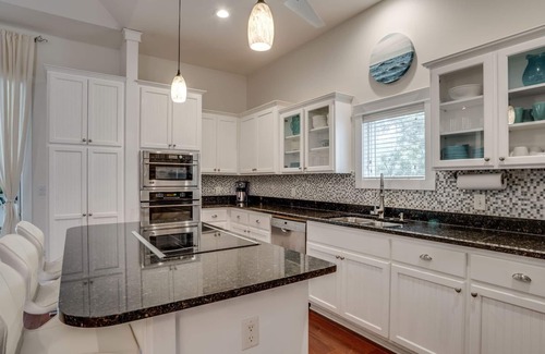 San Juan House | Steps to 30As Longest Public Beach,Private Pool,& Courtyard in Tropical Gardens