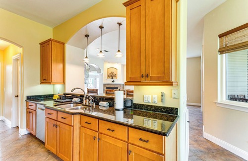 Navarre House | Steps to Bay: Tranquil Navarre Retreat w/Balcony