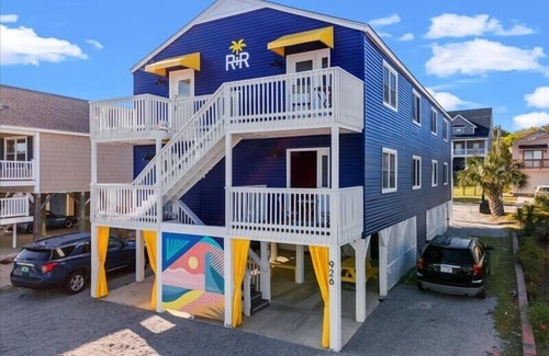 Crescent Beach Apartment | Steps to Beach 2BR 2BA Beach Nest #2