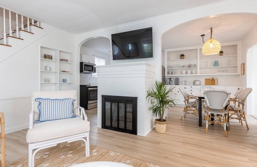 Old Orchard Beach Cottage | 🏖 Steps to Beach! Renovated 3BR Cottage w/Parking & A/C – Walk to Pier