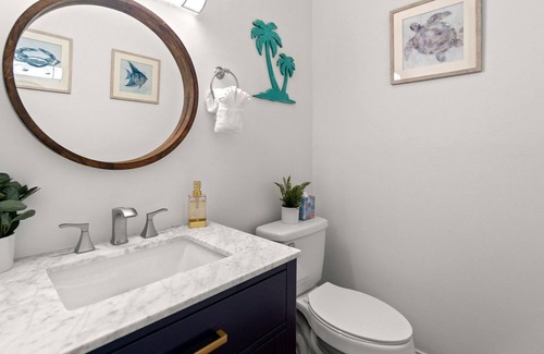 Open Sands House | STEPS to beach! Free Grill, Beach Equipment and Parking! Quiet and Cozy Getaway!