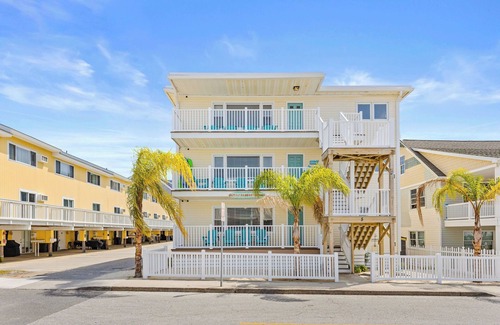 Midtown Ocean City Apartment | Steps to Beach-3rd Floor-Near Convention Center