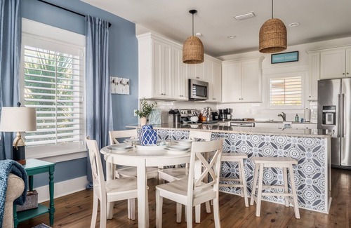 Gulf Shores House | Steps to Beach! Fam House w Pool! Sept 28-30 Open!