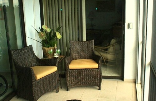 Sanibel Condo | Steps to Beach, Great Rates, Stylish Interior-Sandpebble4B