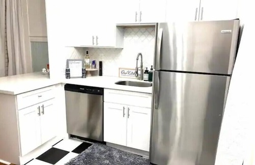San Jacinto House | Steps to Beach, Includes 2 King Beds, 2 Full Bathrooms, Spotlessly Clean & Cozy