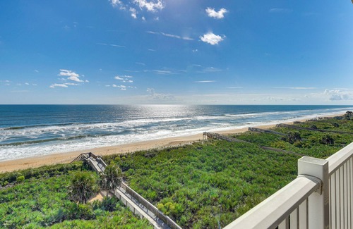 Palm Coast Condo | Steps to Beach: Palm Coast Escape w/Resort Perks!