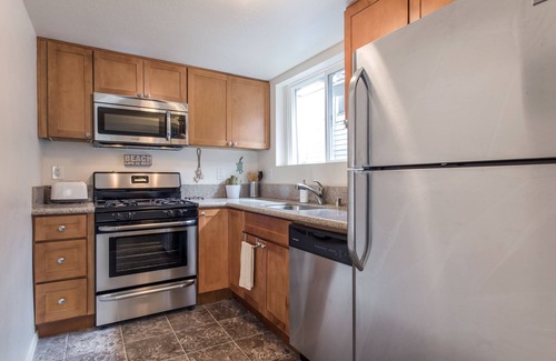 San Diego House | Steps to Beach/Pet Friendly/A/C