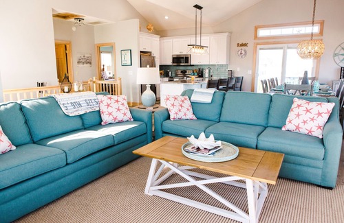 Nags Head House | ☀️Steps to Beach, Private Pool & Hot Tub. August & September dates available!☀️