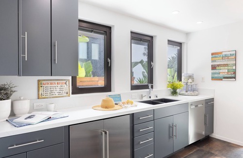 Encinitas House | Steps to Beach+Shops, Oceanview, Hot Tub+Firepit | Moonlight Modern by AvantStay