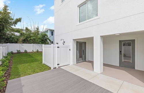 New Smyrna Beach House | 🌊Steps to Beach | Perfect for Large Groups | Flip Flop Living South🌊