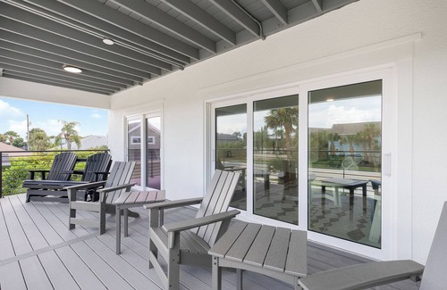 New Smyrna Beach House | 🌊Steps to Beach | Perfect for Large Groups | Flip Flop Living South🌊
