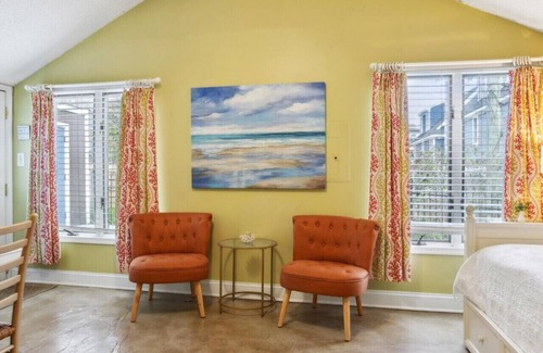 Northeast Virginia Beach House | Steps to Beach | Studio | Beach Gear