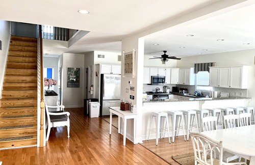 Cape May House | Steps to Beach! Walk to beach, restaurants, entertainment and shopping!