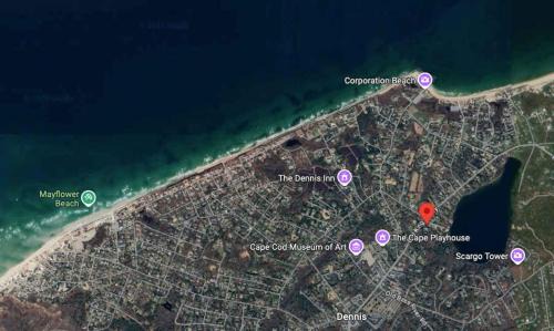Dennis House | Steps to Dining Less than 1 mile to Bayside Beaches