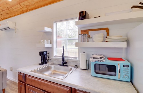 Tumbling Shoals Cabin | Steps to Greers Ferry Lake: Tumbling Shoals Cabin!