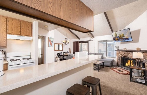 Boulder Bay Condo | Steps to Lake. Close to Village and Spa. Pool/Spa