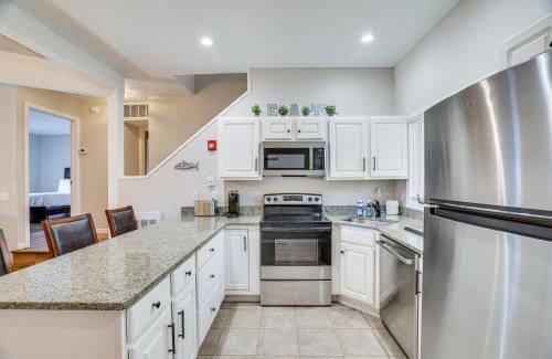 Greentown House | Steps to Lake Tanglwood Tranquil Wooded Retreat