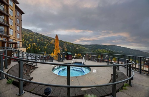 Sandpoint Condo | Steps to lift.New Construction 2 bd/2 bath in the heart of Schweitzer Village.