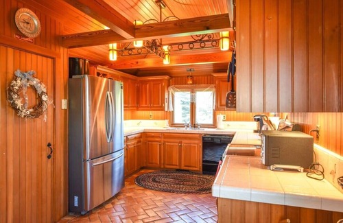 East Orleans House | Steps to Nauset Beach, Private Yard!