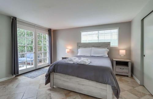 South Mission Beach House | Steps to ocean & bay large patio 4 parking spots