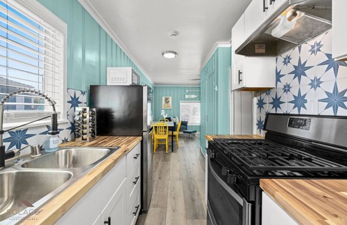 San Diego House | Steps to Ocean & Bay: Yard, Games, BBQ & More