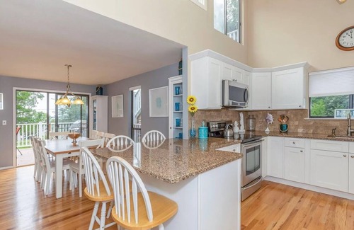 Hampton Bays House | Steps to Private Beach