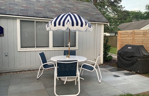 South Yarmouth Cottage | Steps to private Beach, Golf Course, AC, tandem Kayak for Guests